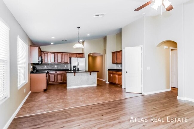 Building Photo - 34724 N Barzona Trail