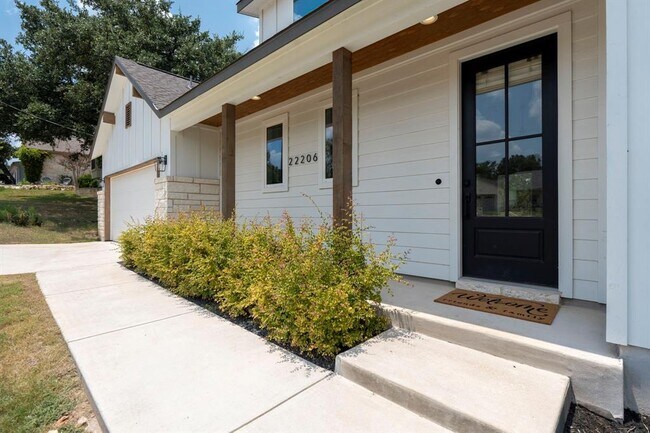 Foto del edificio - 22206 Briarcliff Dr