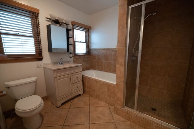 Building Photo - 1115 N Garfield Ave