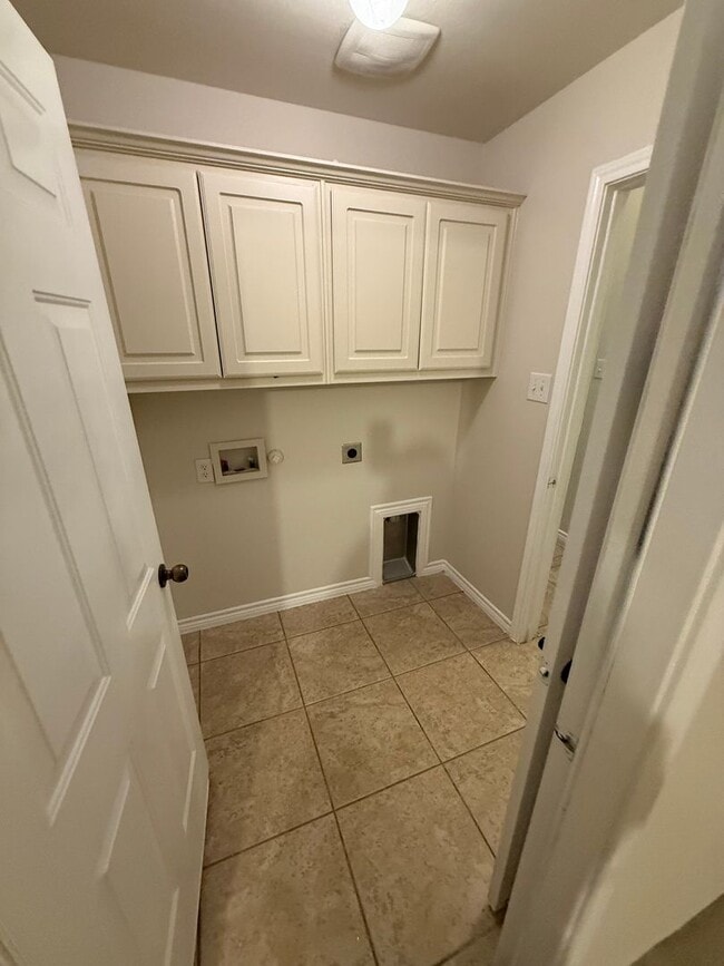 Building Photo - $500.00 off 1st month Rent!! Spectacular H...
