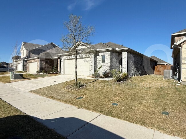 Building Photo - 904 Rosemary Hl Dr