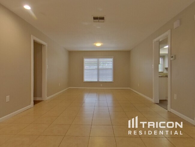 Foto del edificio - 1928 Blossom Ln
