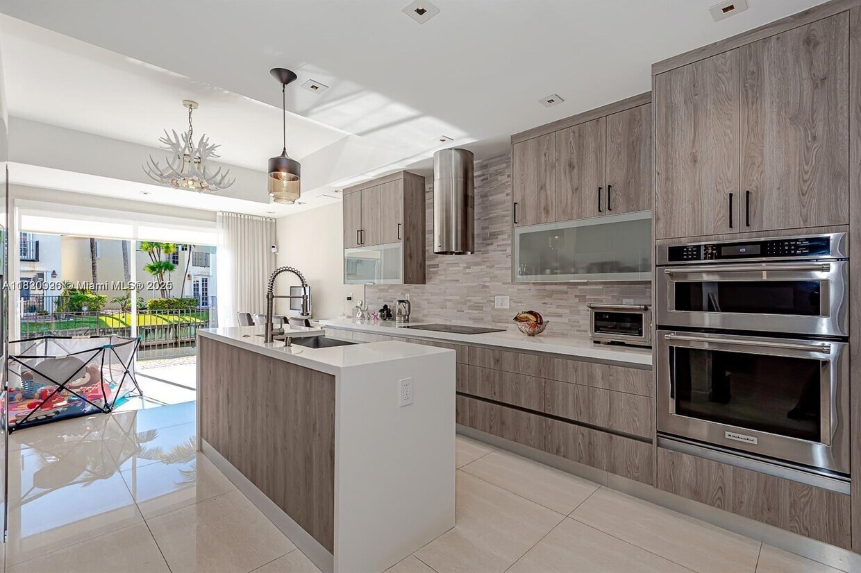 Foto principal - 20846 NE 32nd Ave