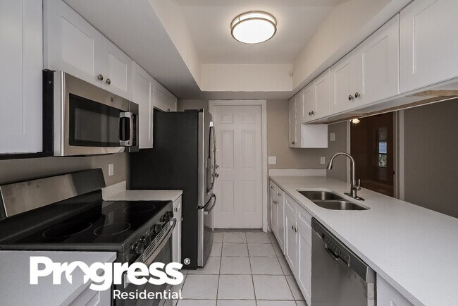 Foto del edificio - 16120 Pebblebrook Dr