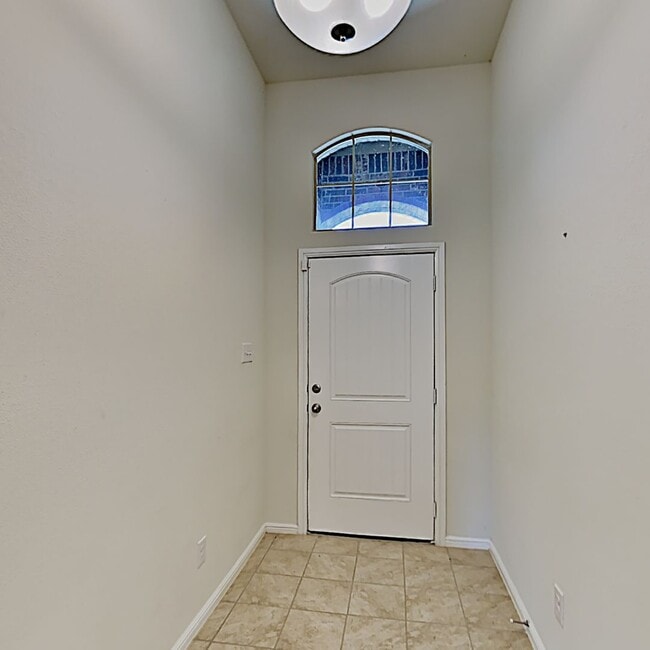 Building Photo - Spacious 4-Bed Home with Community Pool in Crowley