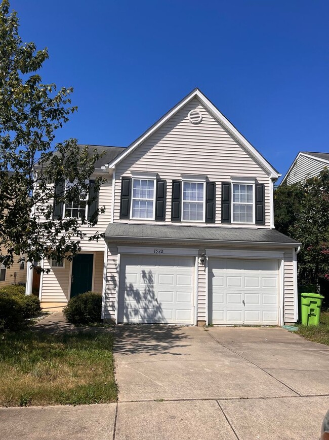 Foto del edificio - Spacious 3 Bedroom Home in Raleigh!
