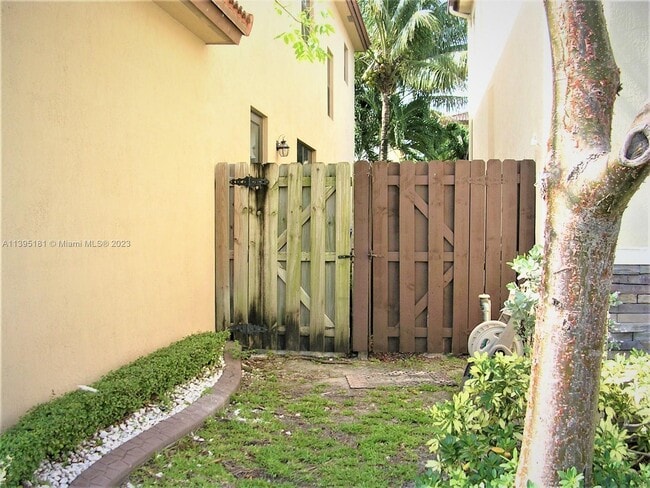 Building Photo - 9832 NW 87th Terrace
