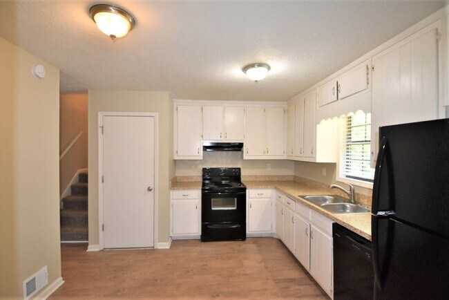 Building Photo - 1617 Eric Cir