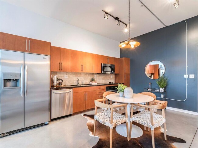 Foto del edificio - 2235 E 6th St