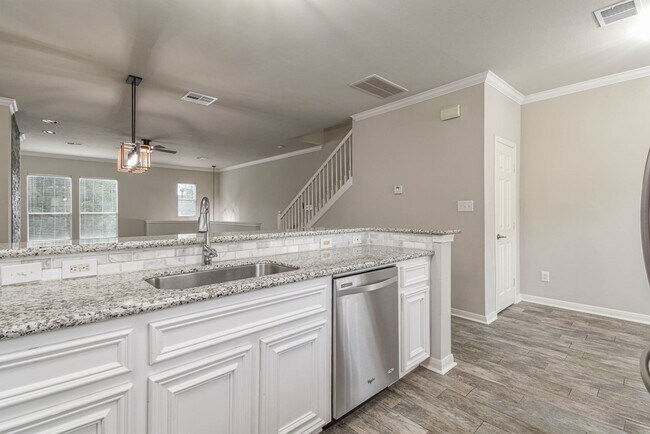 Foto del edificio - 1729 Tuam St