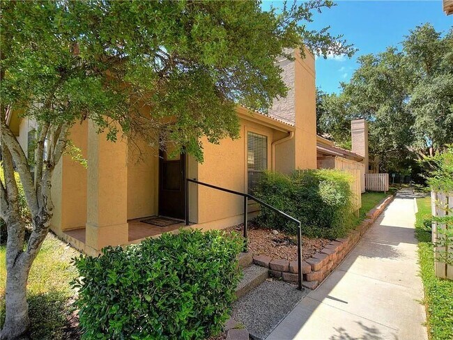 Foto del edificio - 1202 Thorpe Ln