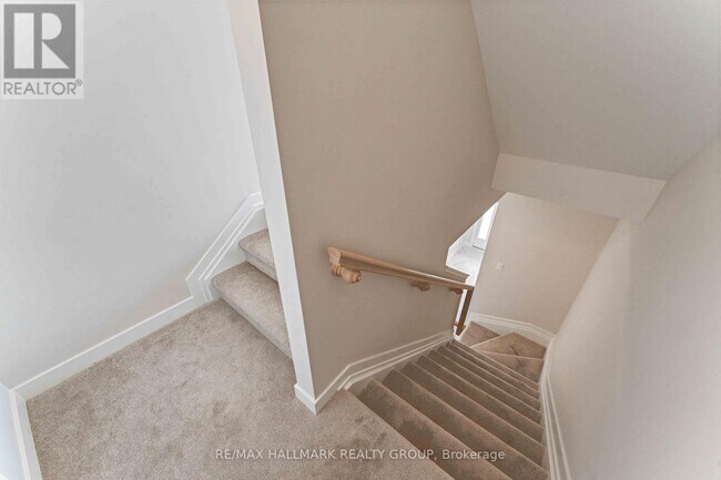 Building Photo - 757 Kinstead Private