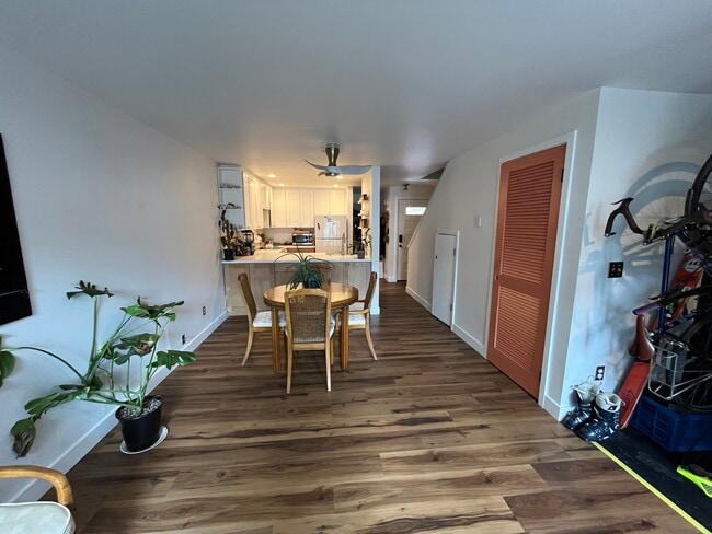 Living and kitchen area - 2315 Verona St