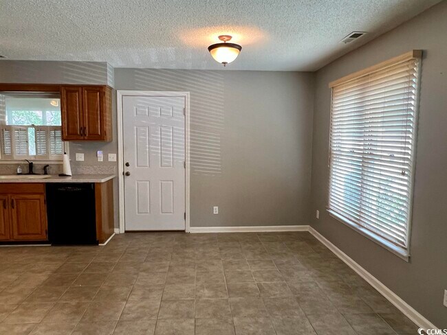 Building Photo - 4338 Princeton Dr