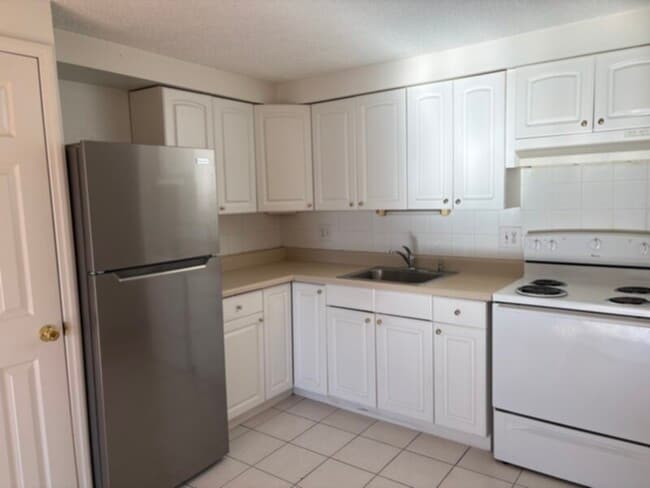 Foto del edificio - 2nd floor condo