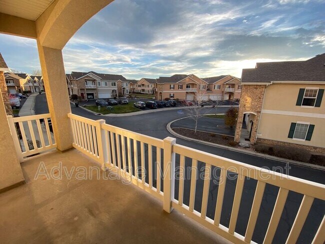 Building Photo - 1077 Canyon Meadow Dr