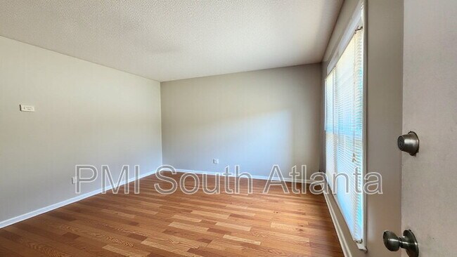 Foto del edificio - 834 Ridge Ave