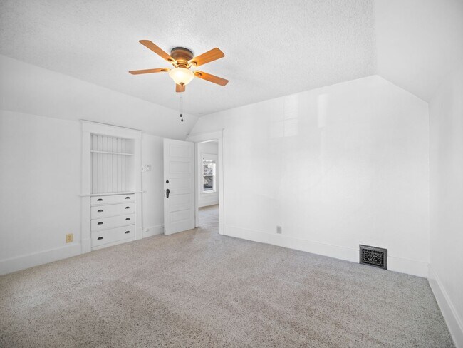 Foto del edificio - 4 Bed, 2 Bath Long Term Rental in GU District