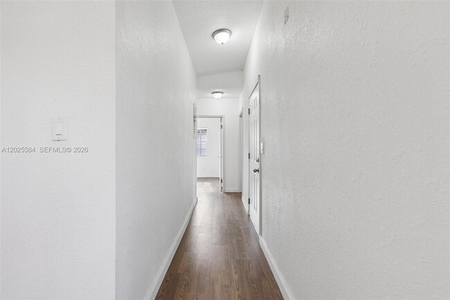 Foto del edificio - 1045 NW 115th St