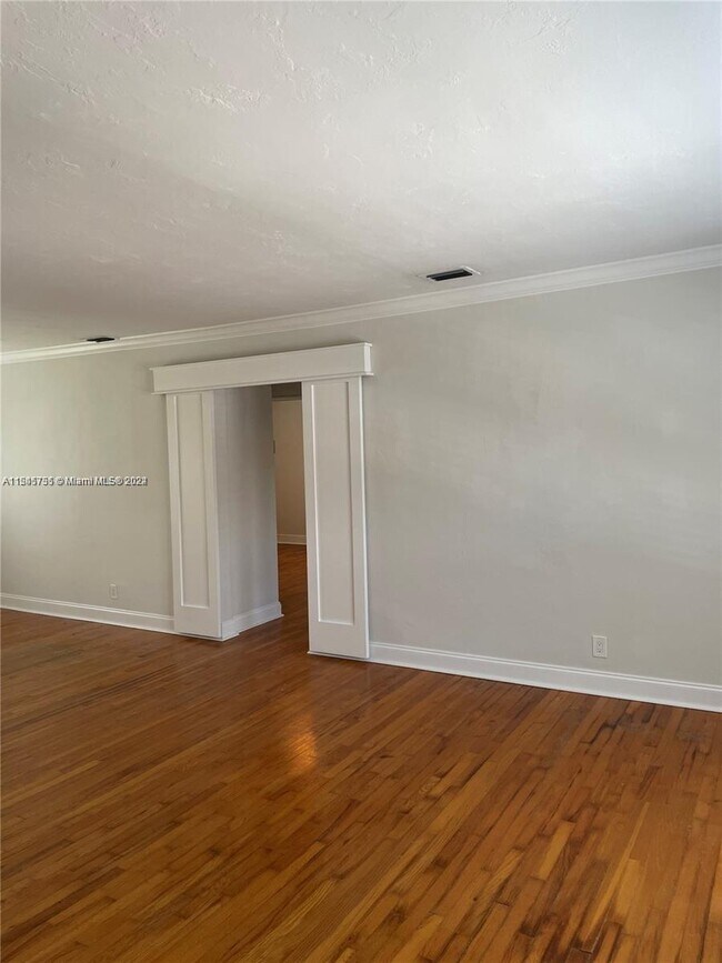 Foto del edificio - 5601 SW 78th St