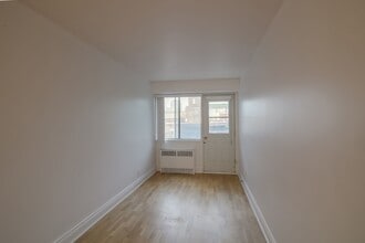 Building Photo - 3460 Rue Durocher