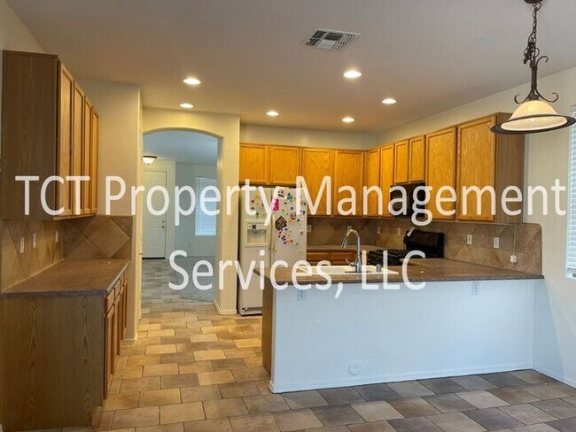Foto del edificio - Great 3 Bedroom with Community Pool!