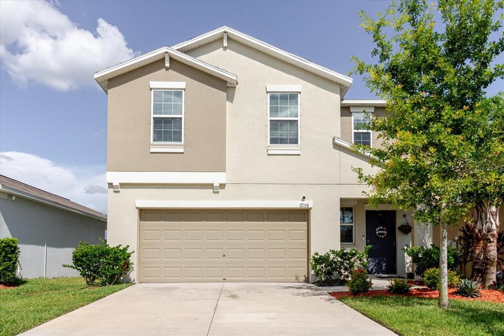 Foto principal - 17156 Yellow Pine St
