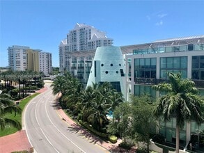 Building Photo - 6039 Collins Ave