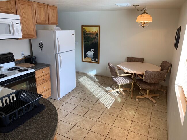Foto del edificio - 1227 Parkhill Dr