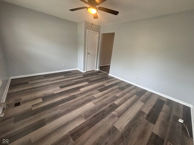 Building Photo - 6203 E 11th St