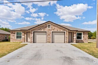 Building Photo - 922 Industrial Ave