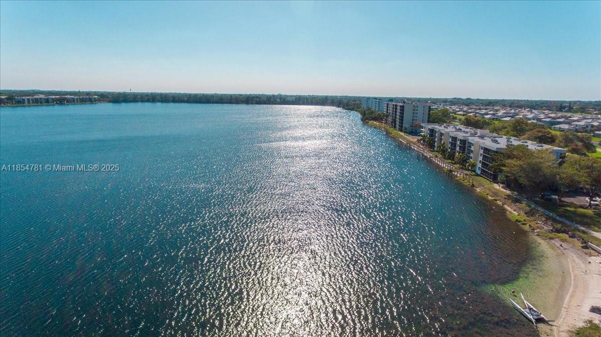 Primary Photo - 110 Lake Emerald Dr