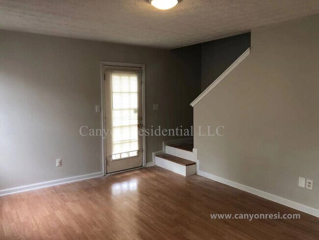 Foto del edificio - 4543 Latchwood Dr