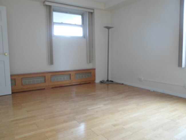 Building Photo - 9737 63rd Rd