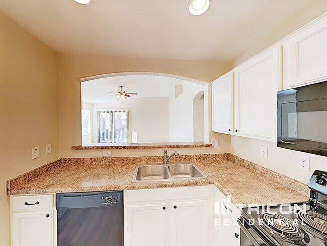 Building Photo - 30568 N Zircon Dr