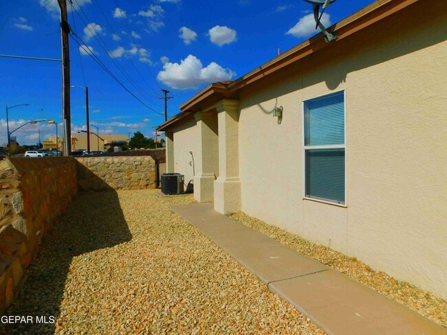 Building Photo - 11951 Diana Candia Ln