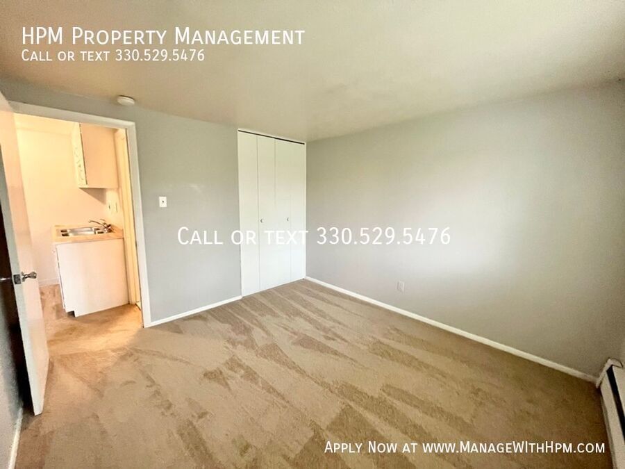 Foto del edificio - 20604 Lorain Rd