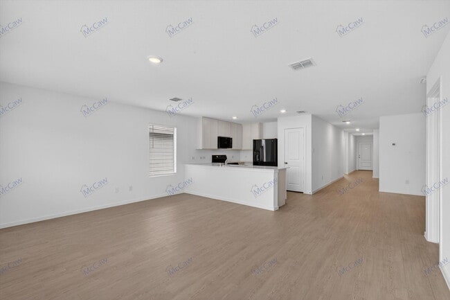 Building Photo - 639 Montclair Ave