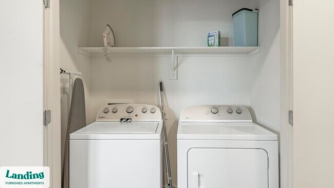 Foto del edificio - 5200 White Settlement Rd