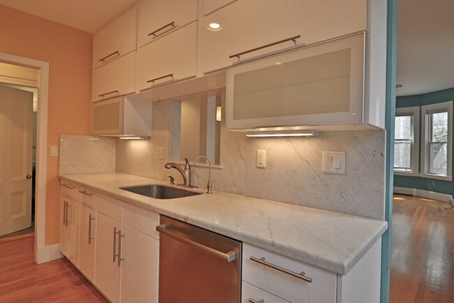 Building Photo - 84 Tremont St