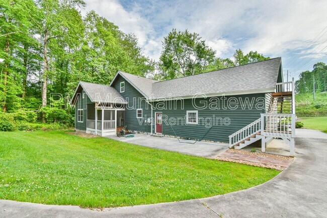 Foto del edificio - 327 Jess Hunt Rd