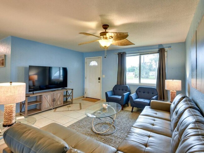 Foto del edificio - 3 Bedroom Single Family -Entire home in Da...