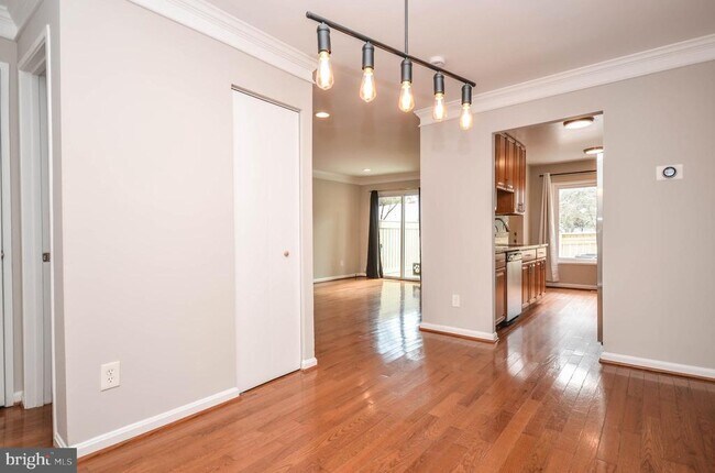 Foto del edificio - 9316 Jarrett Ct