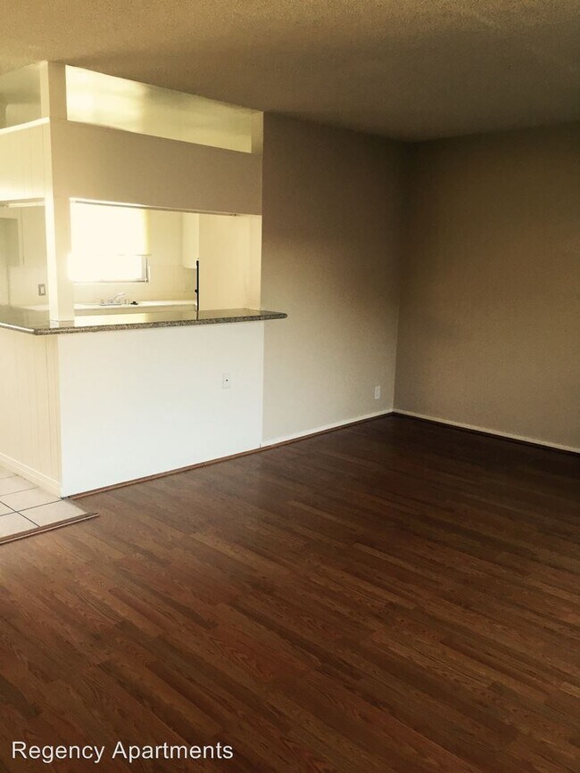 Foto del edificio - 10327 Downey Ave
