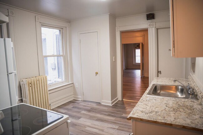 Foto del edificio - 903 1/2 W Allen Street