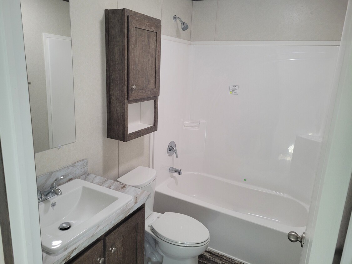 2 Riverbank Dr, Pontiac, MI 48341 House Rental in Pontiac, MI