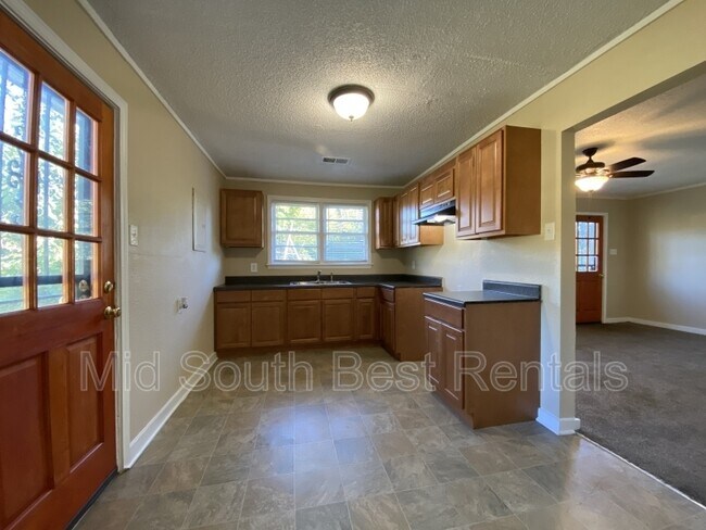 Building Photo - 803 W Levi Rd