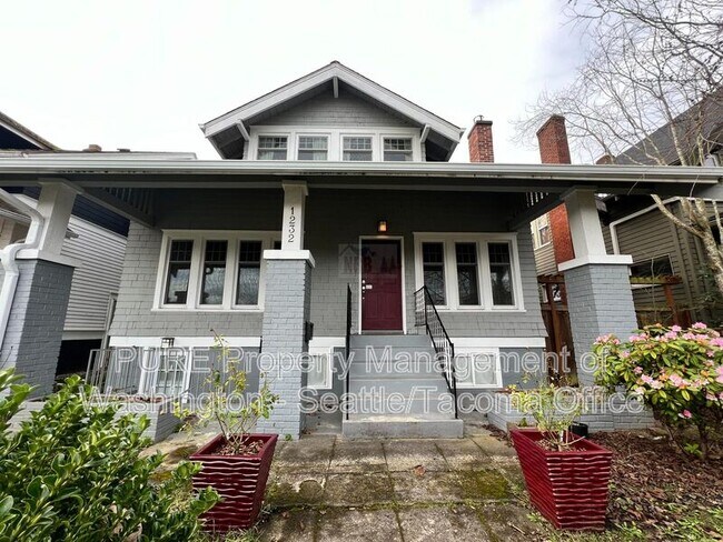 Building Photo - 1232 S Ainsworth Ave