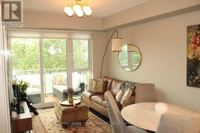 Photo du bâtiment - 1830 Bloor St W