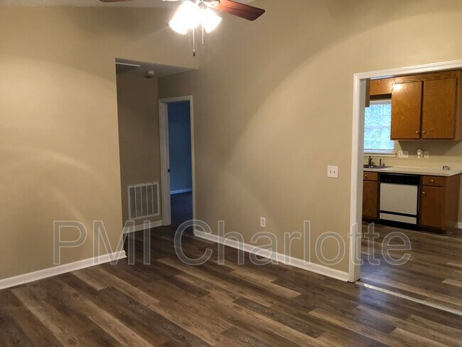 Foto del edificio - 2519 Hickory Ave